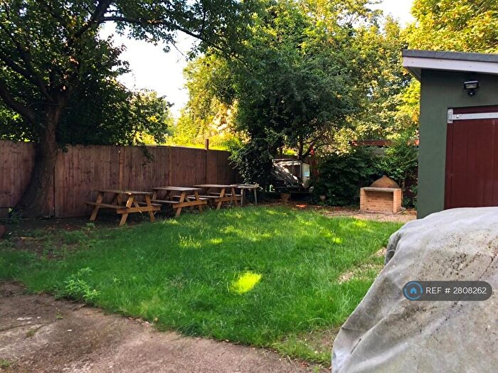 5 Bedroom Flat To Rent In Clifton Road, Kingston Upon Thames, KT2