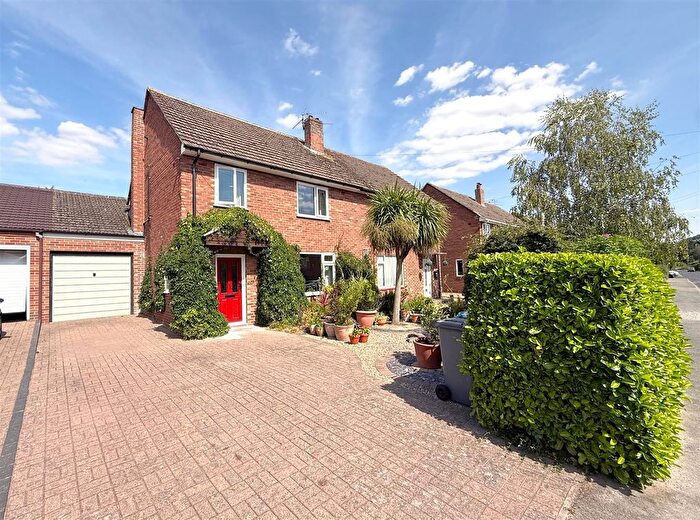 3 Bedroom Semi-detached House For Sale In Coneygrey Spinney, Flintham, NG23