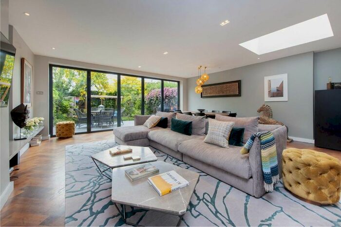 5 Bedroom Property To Rent In Airedale Avenue, London, W4