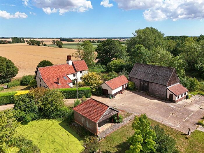 4 Bedroom Detached House For Sale In Poppys Lane, Pulham Market, IP21