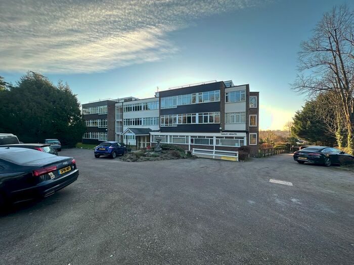 2 Bedroom Flat To Rent In Hadley Road, Barnet, EN5