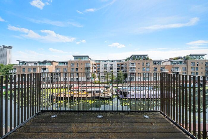 1 Bedroom Flat For Sale In Halyards Court, Durham Wharf Drive, TW8
