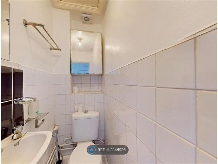2 Bedroom Flat To Rent In Derby Lodge, London, WC1X
