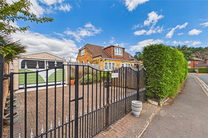 3 Bedroom Bungalow For Sale In Ottershaw, Chertsey, Surrey, KT16