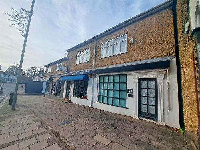 1 Bedroom Apartment To Rent In Cross Road, Weybridge, KT13