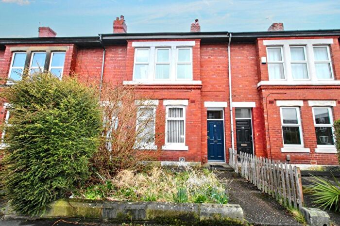 2 Bedroom Flat To Rent In Hyde Terrace, Gosforth, Newcastle Upon Tyne, Tyne And Wear, NE3