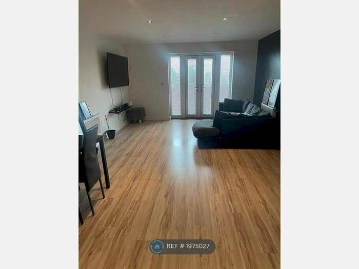 2 Bedroom Flat To Rent In Telford Square, Dartford, DA1