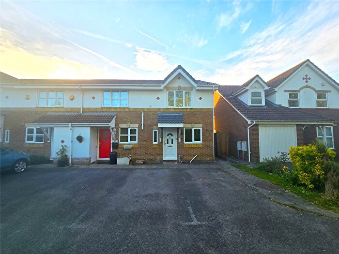 2 Bedroom End Terrace House For Sale In Binstead Close, Hayes, Middlesex, UB4