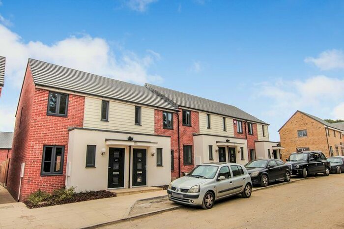 2 Bedroom End Of Terrace House To Rent In Belhouse Avenue, Aveley, South Ockendon RM15