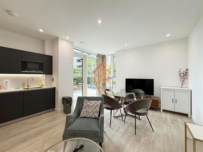 1 Bedroom Flat To Rent In Hartingtons Court, Coster Avenue, London, N4