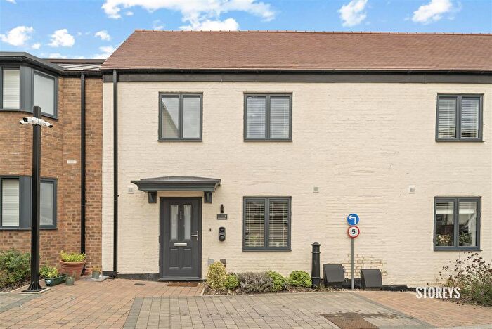 2 Bedroom Property To Rent In Denmark Place, Tring, HP23