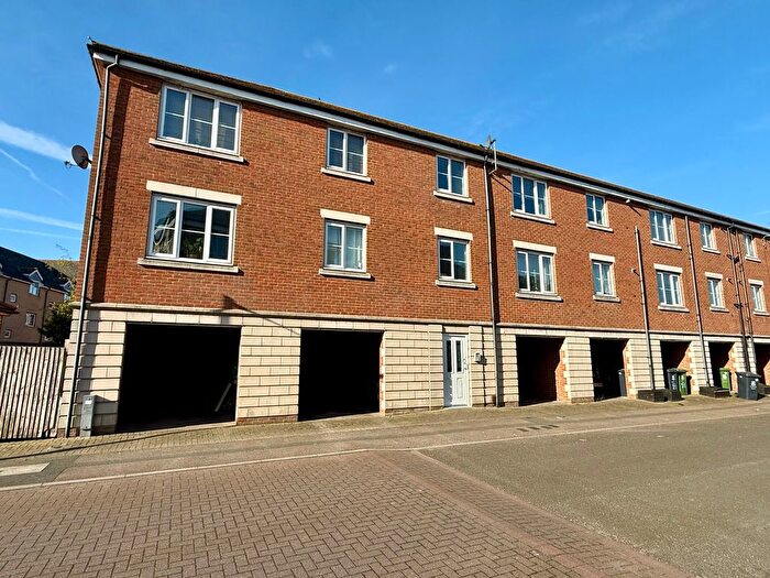 2 Bedroom Flat For Sale In Ladbrooke Road, Cobholm, Great Yarmouth, NR31