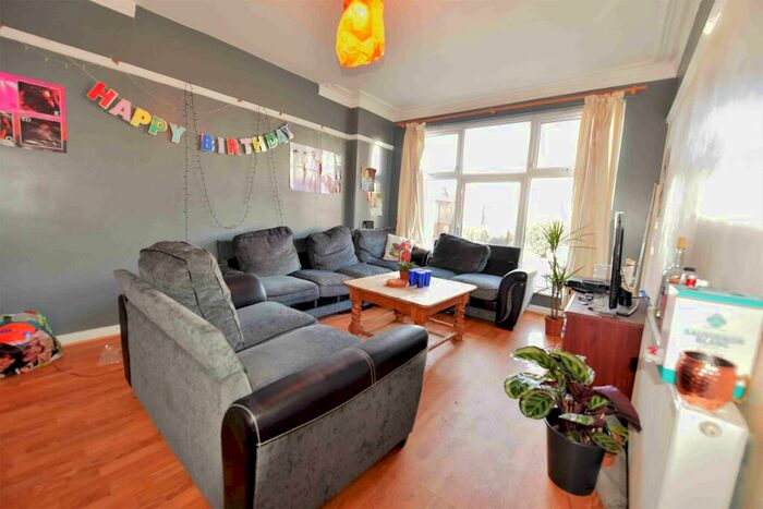 8 Bedroom Terraced House To Rent In Richmond Avenue, Hyde Park, Leeds, LS6