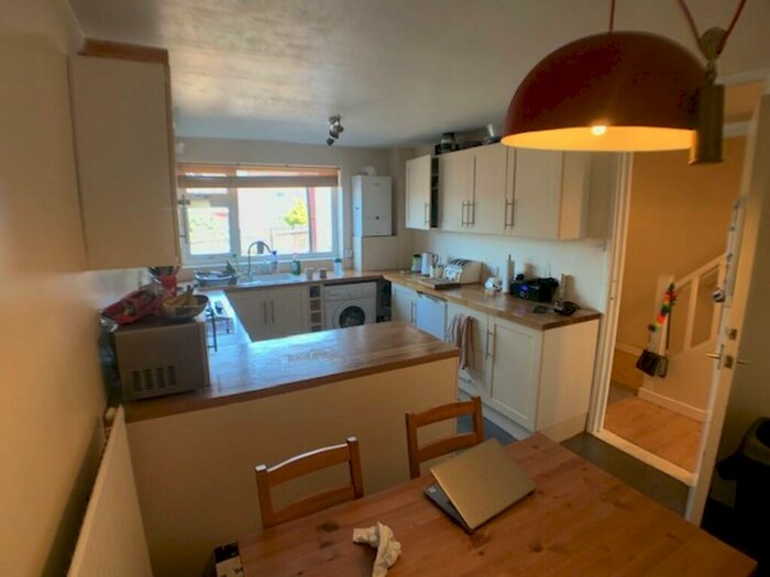 2 Bedroom End Of Terrace House To Rent In Beckhill Gardens, Meanwood, LS7