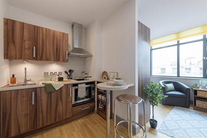 1 Bedroom Flat To Rent In King Square, Kingsdown, Bristol, BS2