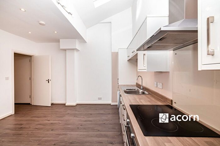 2 Bedroom Flat To Rent In Alma Grove, London, SE1