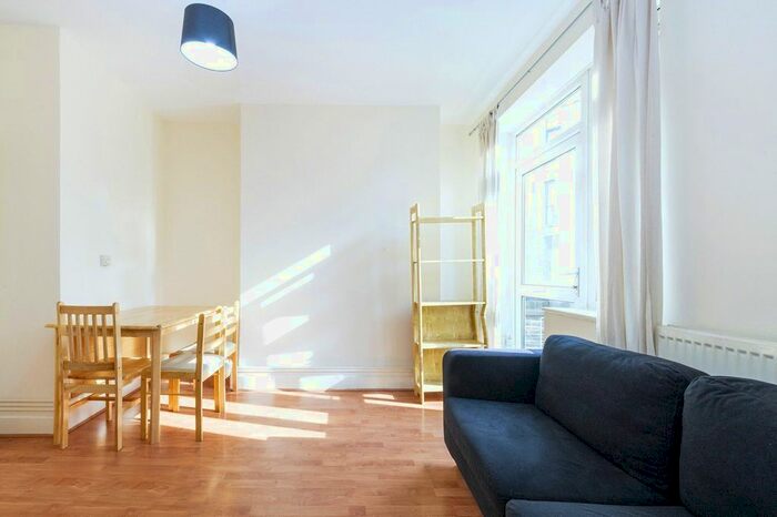 3 Bedroom Flat To Rent In Crosby Row, Tower Bridge, SE1