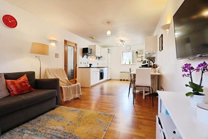 2 Bedroom Flat For Sale In Henke Court, Cardiff, CF10