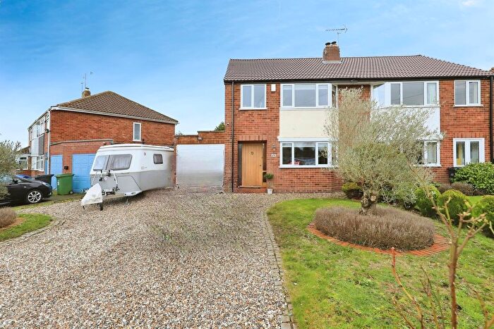 3 Bedroom Semi Detached House For Sale In Poplar Crescent, Stourbridge, DY8