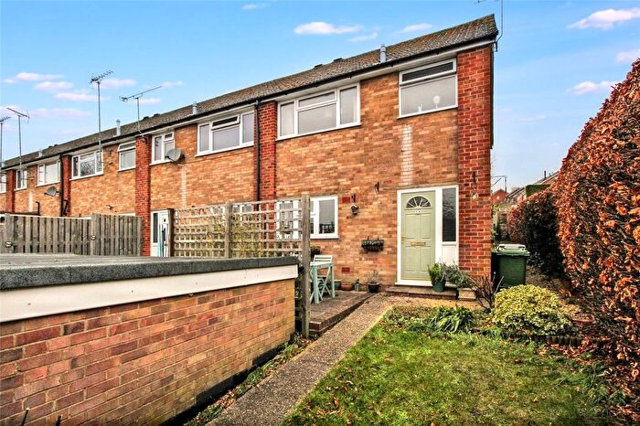 3 Bedroom End Of Terrace House To Rent In Maple Close, Alton, Hampshire, GU34