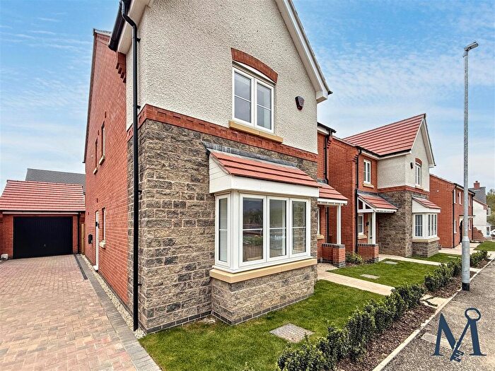 4 Bedroom Detached House For Sale In Grange Meadows, Hugglescote, Coalville, LE67