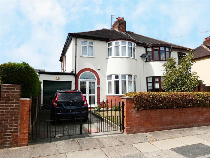 3 Bedroom Semi-Detached House For Sale In Pagebank Road, Huyton, Liverpool, L14