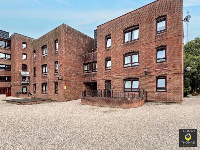 3 Bedroom Flat To Rent In Maverdine Court, Gloucester, GL1
