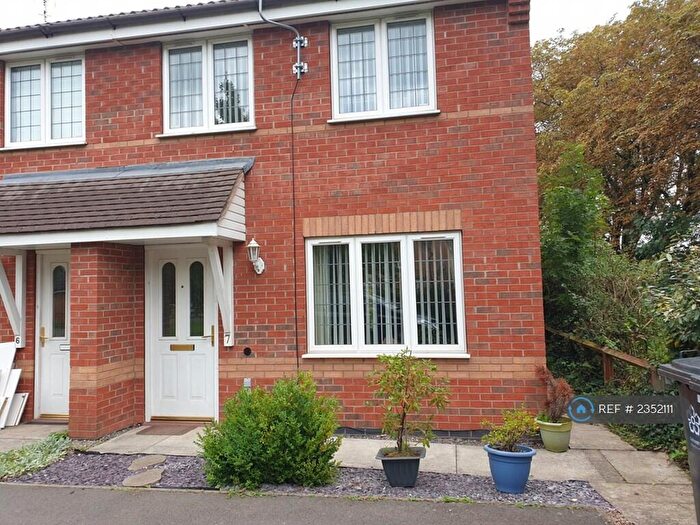 3 Bedroom Semi-Detached House To Rent In Leicester, Leicester, LE3