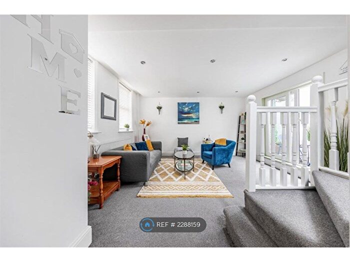 1 Bedroom Semi-Detached House To Rent In Fairland Road, Stratford, E15