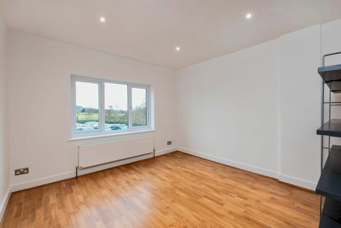 1 Bedroom Property To Rent In London Road East, Batheaston, Bath, BA1