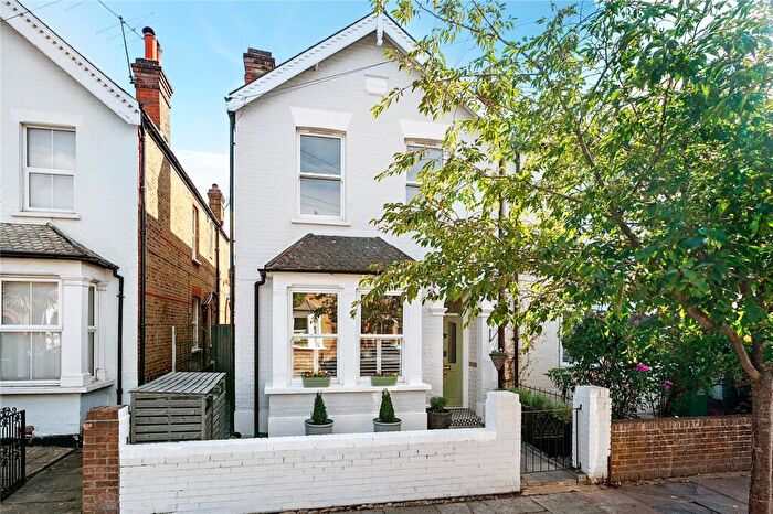 3 Bedroom Detached House For Sale In Chatham Road, Kingston Upon Thames, KT1