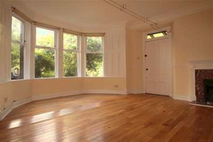 2 Bedroom Flat To Rent In Nithsdale Road, Pollokshields, G41