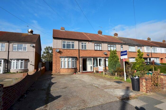 4 Bedroom End Of Terrace House To Rent In Fields Park Crescent, Chadwell Heath, RM6