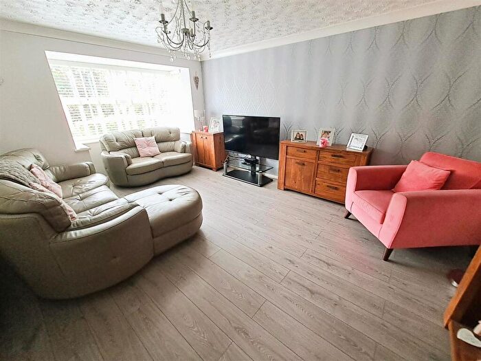 3 Bedroom Detached House For Sale In Cambridge Way, South Yardley, Birmingham, B27