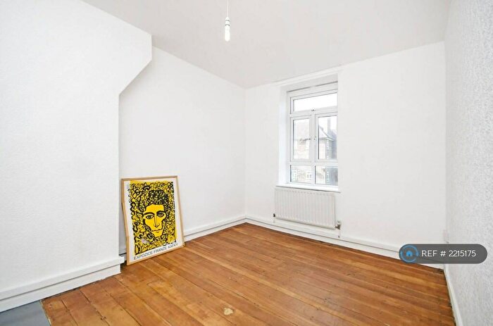 3 Bedroom Flat To Rent In Homerton Road, London, E9