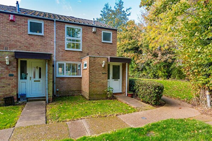3 Bedroom End Of Terrace House For Sale In Ayelands, New Ash Green, DA3