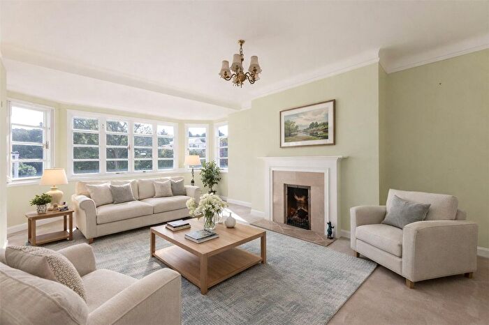 4 Bedroom Flat For Sale In Exeter House, Putney Heath, London, SW15