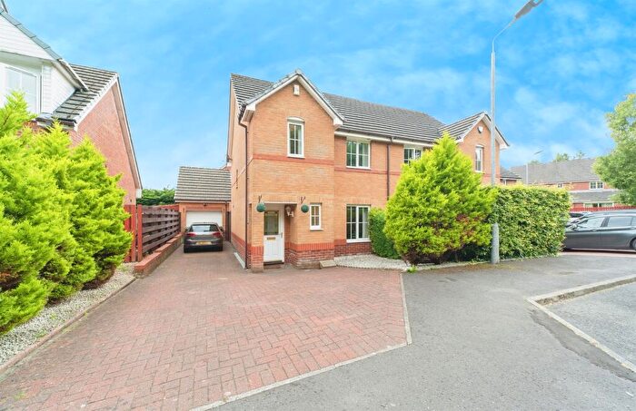 3 Bedroom Semi-Detached House For Sale In Inverarish, Erskine, PA8