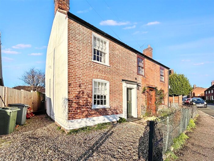 2 Bedroom Cottage For Sale In Foulsham, NR20