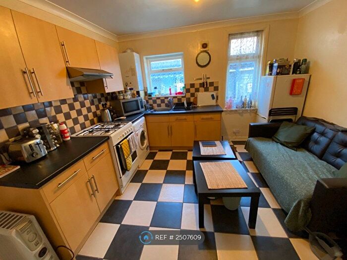 2 Bedroom Flat To Rent In Broadlands Road, Southampton, SO17