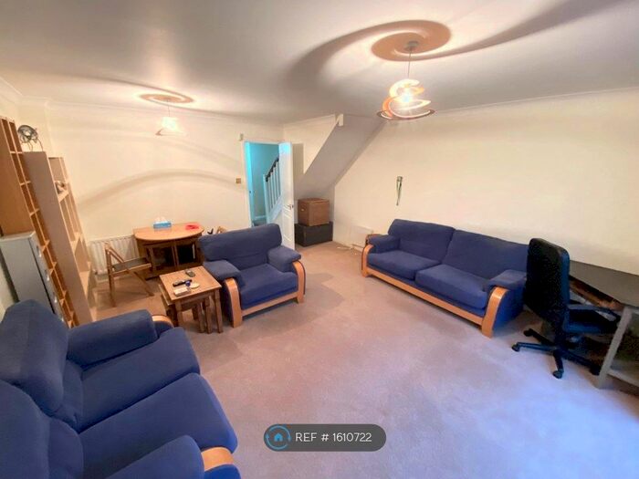 3 Bedroom Terraced House To Rent In Pankhurst Close, Isleworth, TW7