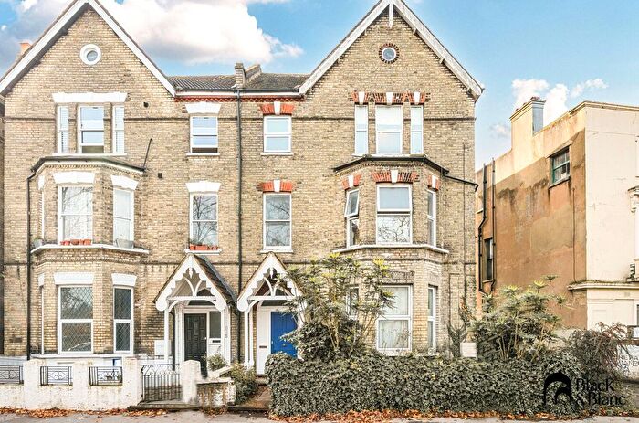 1 Bedroom Flat For Sale In Central Hill, Crystal Palace, London, SE19