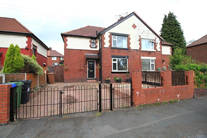 3 Bedroom Semi Detached Bungalow For Sale In Palace Road, Ashton-Under-Lyne, OL6
