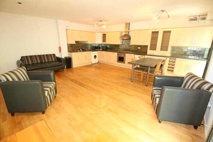 2 Bedroom Flat To Rent In Foxrose Court, Sneinton, Nottingham, Nottinghamshire, NG3