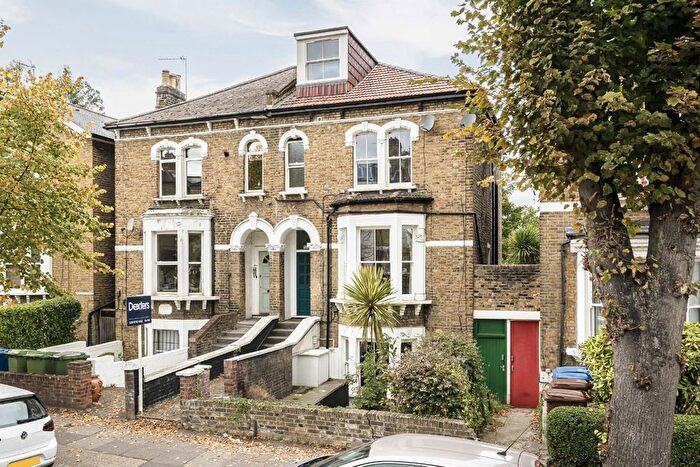 1 Bedroom Flat For Sale In Barry Road, East Dulwich, SE22