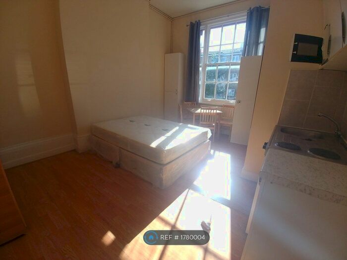Studio To Rent In Richmond Road, London, E8