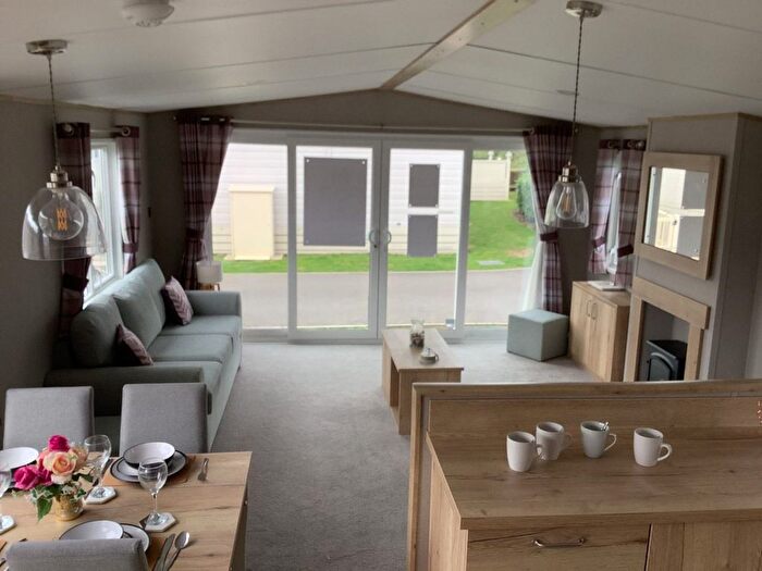 2 Bedroom Lodge For Sale In Dymchurch Road, New Romney, TN28