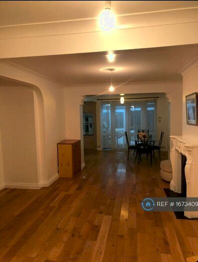 4 Bedroom Terraced House To Rent In Edmonton, London, N18