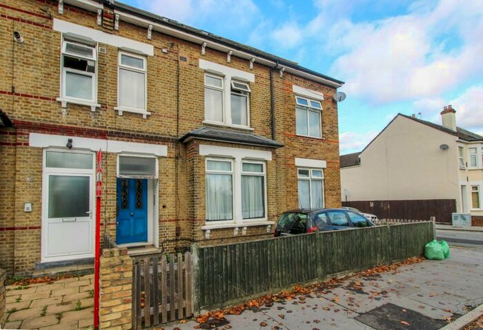 1 Bedroom Apartment To Rent In Sydenham Road, Croydon, CR0