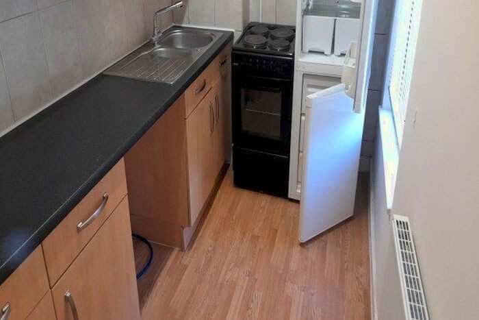 1 Bedroom Flat To Rent In Cannock Road, Cannock, WS11